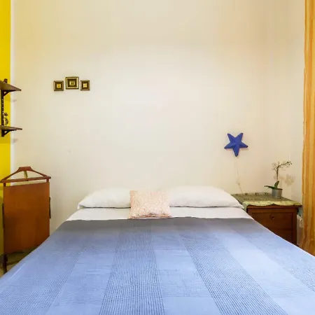 Rainbow House Oldrome Guest house *