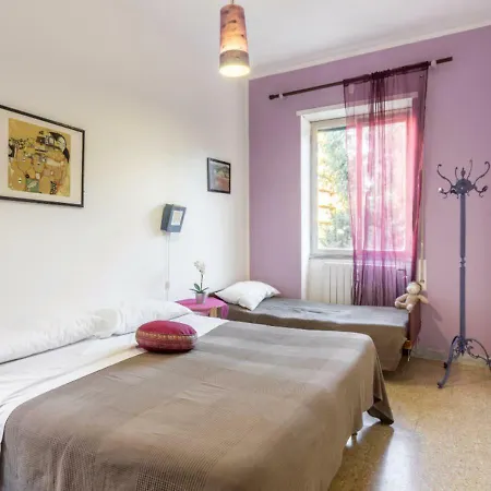 Guest house Rainbow House Oldrome *